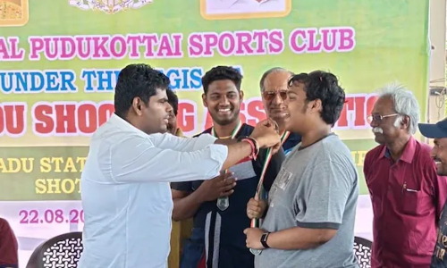 Minister TRB Rajaas son refuses to accept medal around neck from Annamalai Minister TRB Rajaas son refuses to accept medal around neck from Annamalai