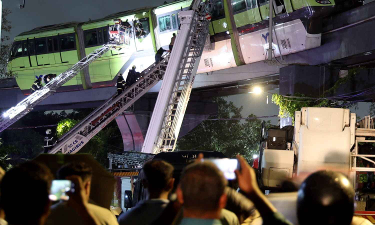 Week after rescue of commuters from stranded Monorail trains, MMRDA suspends 2 staffers for ‘lapses’ Week after rescue of commuters from stranded Monorail trains, MMRDA suspends 2 staffers for ‘lapses’