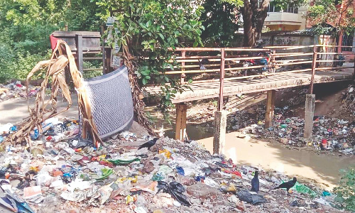 Chennai Citizen Connect: Garbage greets visitors to Southern Railway Headquarters Hospital in Perambur