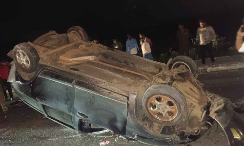 Car overturns near Krishnagiri; Chennai engineering graduate dead, 6 friends hurt