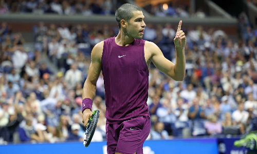 Alcaraz wins easily at the US Open to advance to 3rd round