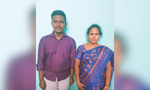 Anaivarukkum IIT-M: Boy to join IIT-M, where mom is a dishwasher