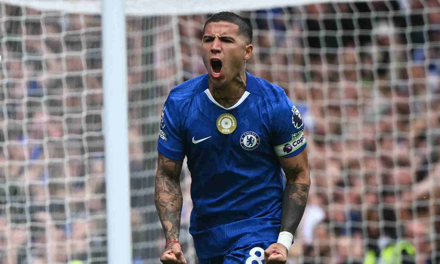 Pedro and Fernandez score as Chelsea beats Fulham