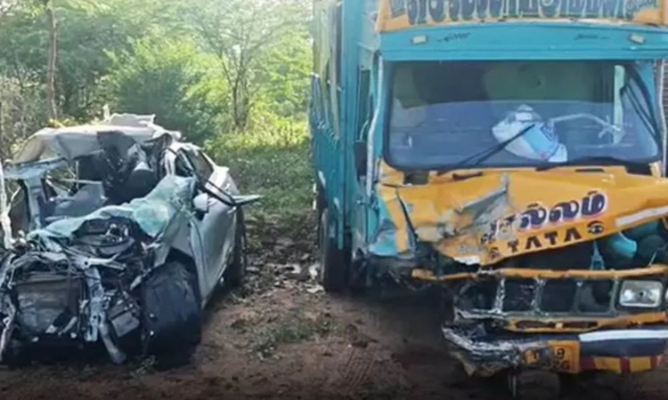 4 of family killed in car-lorry collision near Ramanthapuram