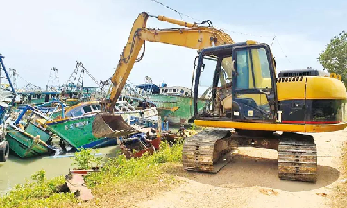 Video capturing boats belonging to TN fishermen being destroyed by Lankan authorities sparks outrage