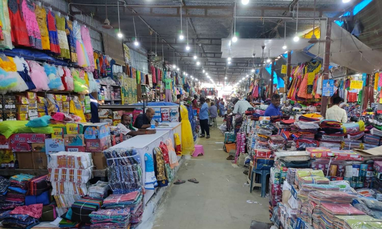 Onam charm brings cheers to Erode market Onam charm brings cheers to Erode market