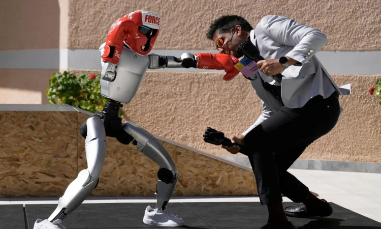 Shadow Boxing: Humanoid robots are on a long road to catch up to AI Shadow Boxing: Humanoid robots are on a long road to catch up to AI