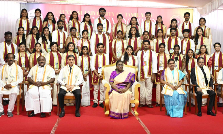 Tamil Nadu: Keep on learning, President exhorts new CUTN graduates