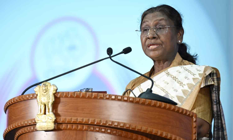 President Droupadi Murmu visits Srirangam temple