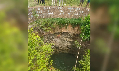 Tirupur man and son die by jumping into well in Krishnagiri Tirupur man and son die by jumping into well in Krishnagiri