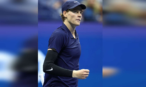 Defending champion beats compatriot Musetti to reach semi-finals