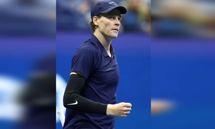 Defending champion beats compatriot Musetti to reach semi-finals