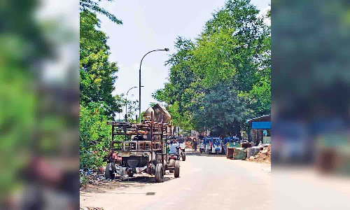 Chennai Citizen Connect: Encroachments choke Perambur street, civic body looks other way
