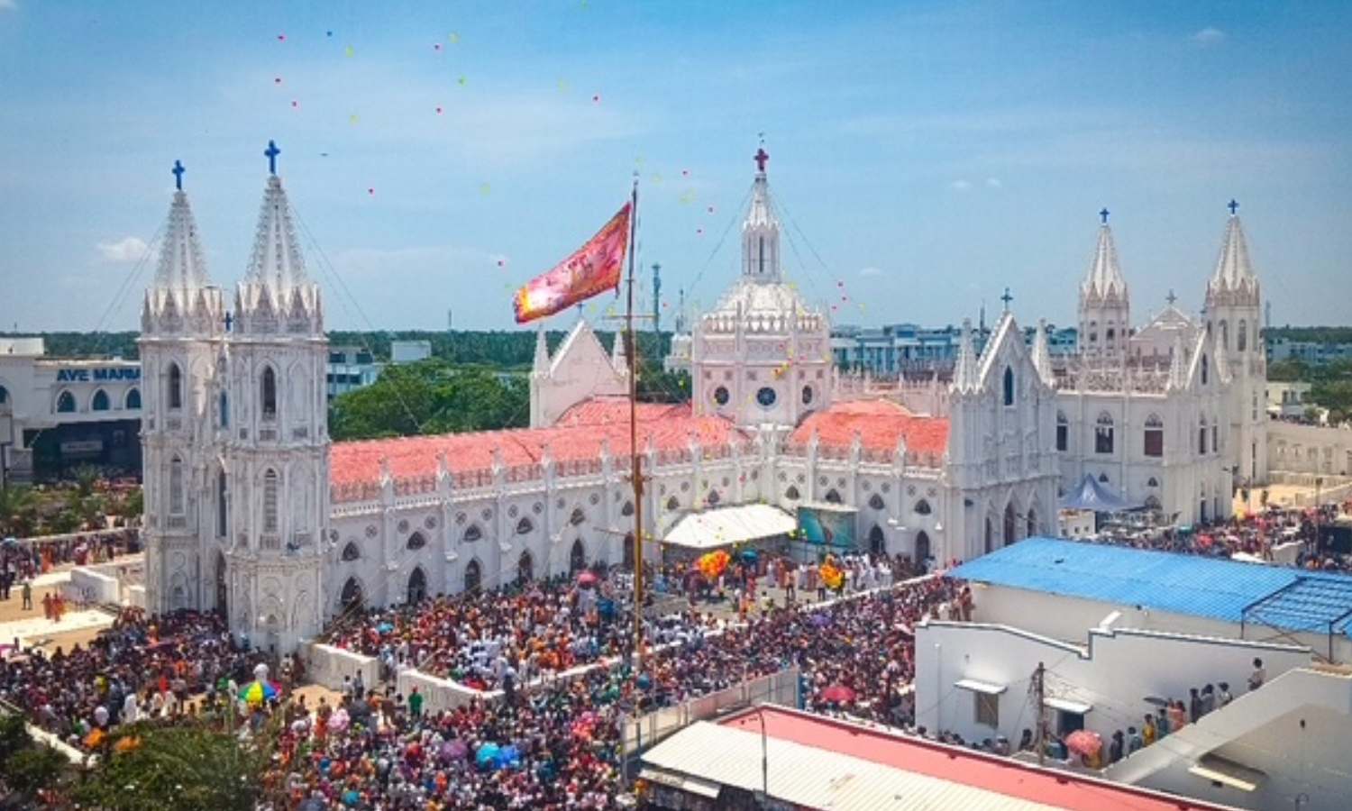 Lakhs from across world throng holy town of Velankanni
