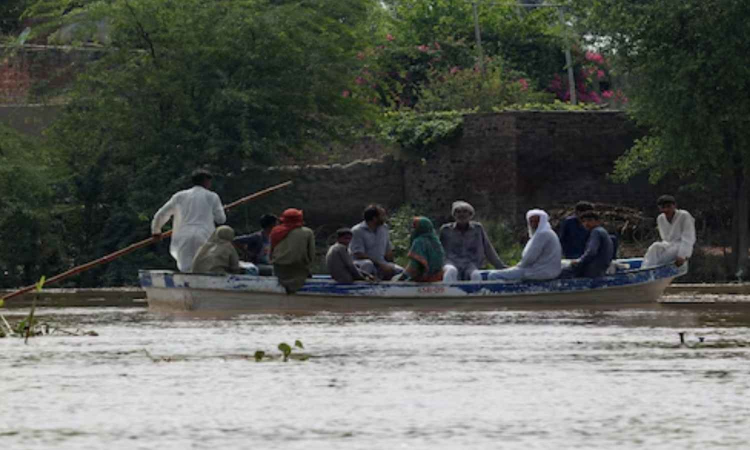 5 flood victims killed as rescue boat capsizes in Pakistans Punjab