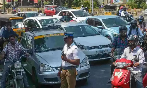 Chennai chokes as traffic congestion worsens with unregulated vending zones