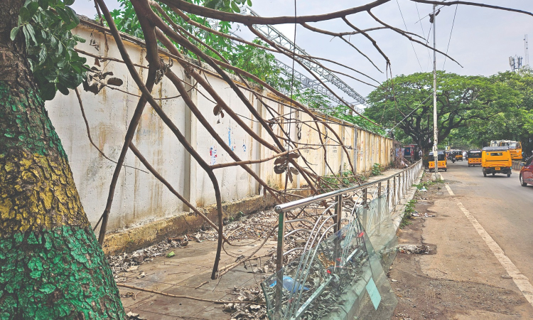 Perambur High Road no place for pedestrians