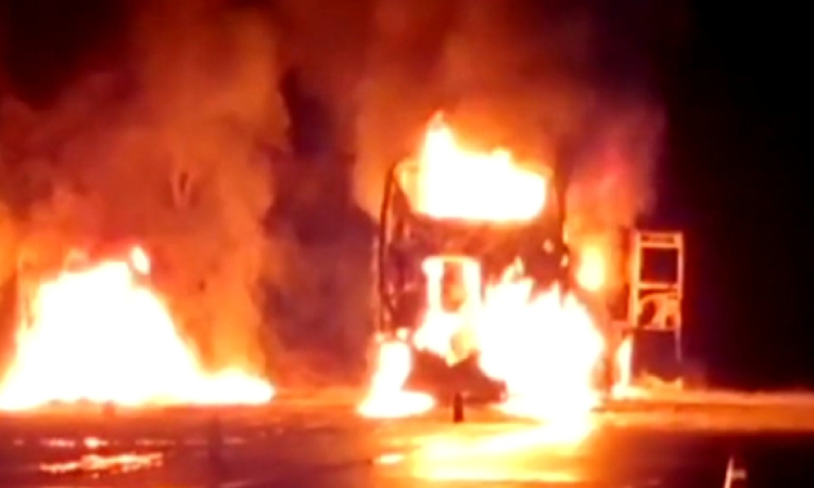 Omni bus catches fire on Chennai–Bengaluru highway, no casualties