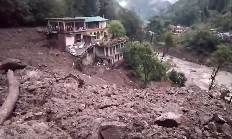 Five missing after landslide demolishes half a dozen homes in Uttarakhand