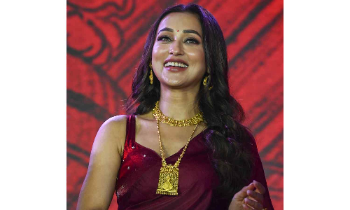 Gold rebounds Rs 800 in Delhi markets as global tensions boost safe-haven demand