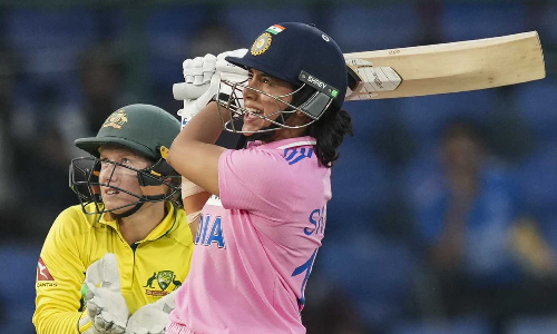 Mandhana’s heroics go in vain as Mooney guides Australia to series victory