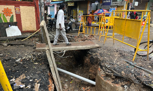Chennai: Monsoon threat looms over as civic works lag Chennai: Monsoon threat looms over as civic works lag