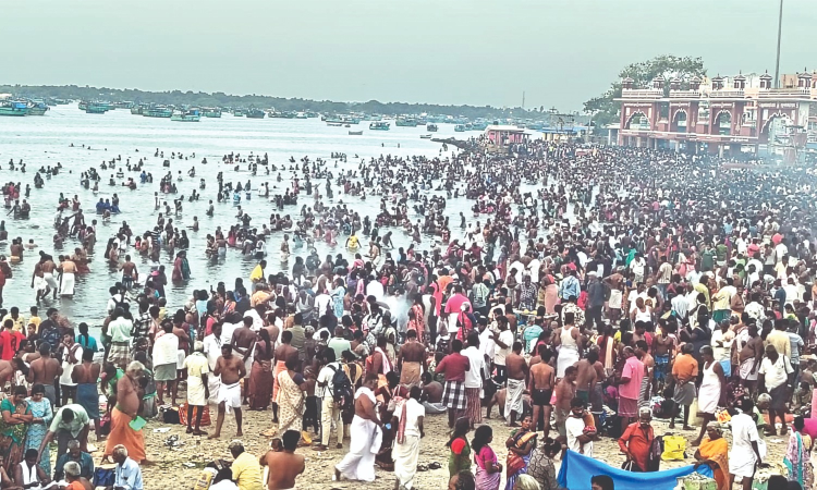 Devotees observe Mahalaya Amavasai rituals across TN