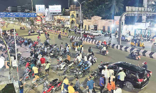 Chennai Citizen Connect: Anna Salai stretch near GP Road choked with haphazard parking