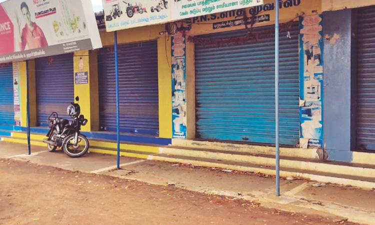 Shops down shutters against garbage dumping in Tirupur
