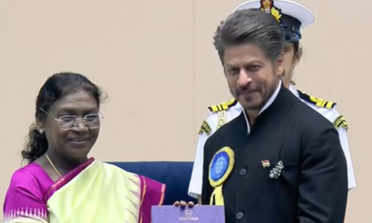 71st National Awards: SRK, Vikrant Massey receive Best Actor award from President Droupadi Murmu 71st National Awards: SRK, Vikrant Massey receive Best Actor award from President Droupadi Murmu