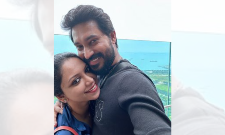 Joy Crizildaa gives birth to baby boy amid ongoing dispute with Madhampatty Rangaraj Joy Crizildaa gives birth to baby boy amid ongoing dispute with Madhampatty Rangaraj