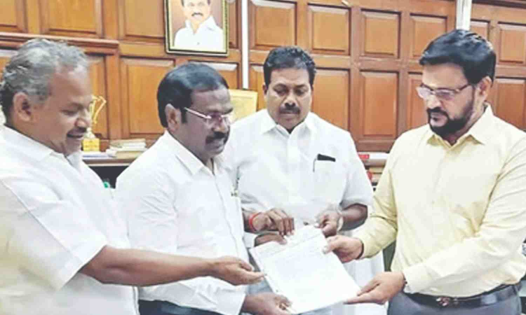 Anbumani wants Ramadoss camp MLAs ousted from House posts Anbumani wants Ramadoss camp MLAs ousted from House posts