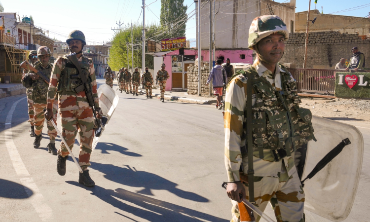 Curfew remains in force for 5th day in Leh town Curfew remains in force for 5th day in Leh town