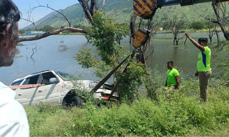 Man held for alleged attempt to kill in-laws, child by driving car into Yelagiri lake