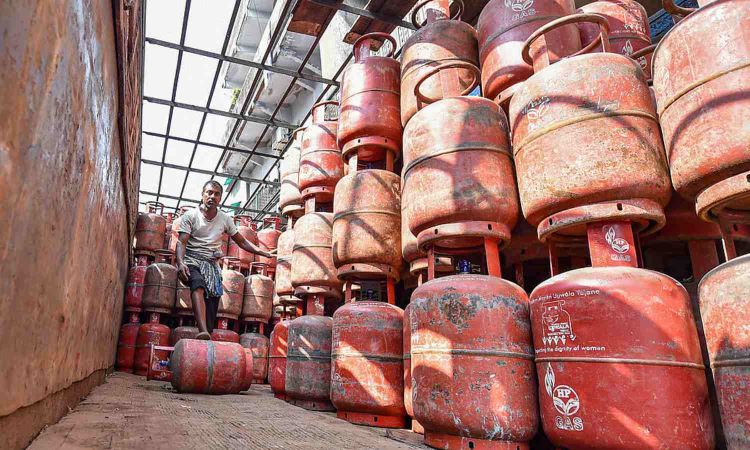 ATF price hiked 3 pc, commercial LPG up Rs 15.50