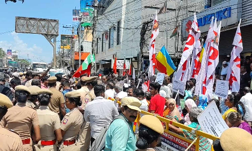 Residents stage protest, demand removal of 24x7 liquor shops on GST Road, Pallavaram