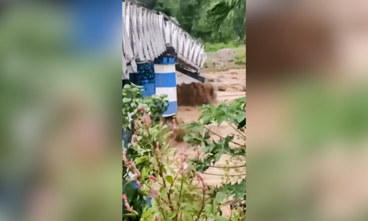 Seven die, road links snapped as heavy rains trigger massive landslides in Darjeeling