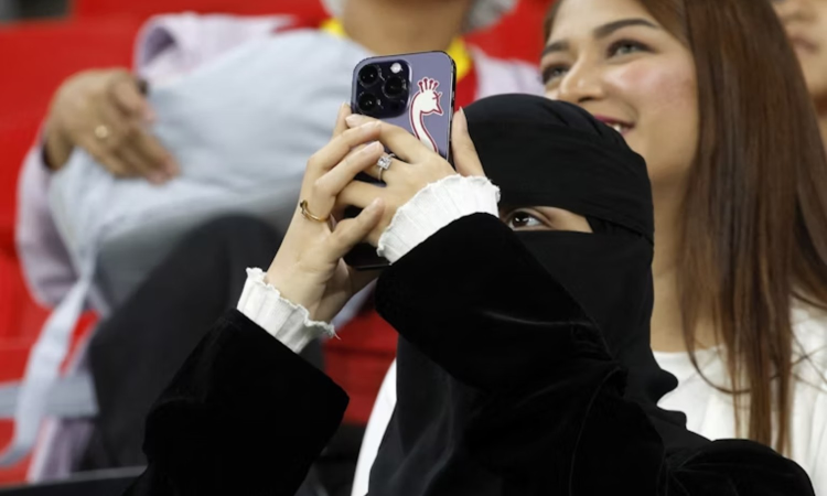 The smartphone in Saudi Arabia: between women’s empowerment and surveillance