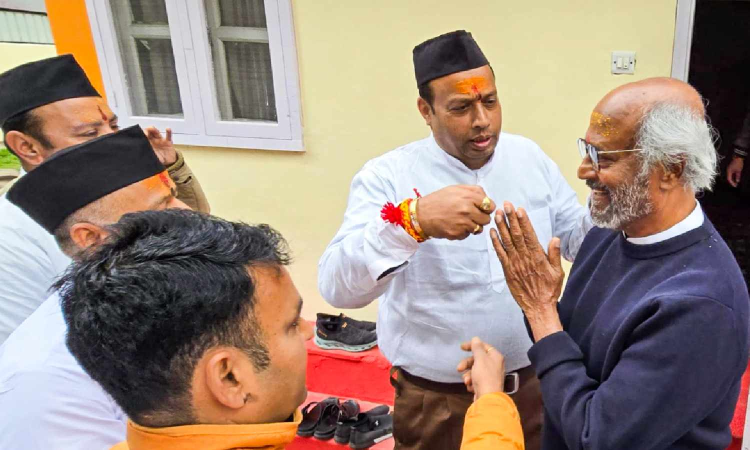 Actor Rajinikanth visits Badrinath Dham Actor Rajinikanth visits Badrinath Dham