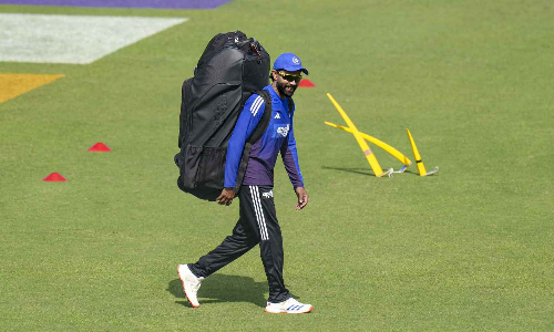 India targets another early finish against struggling Roston Chase-led side