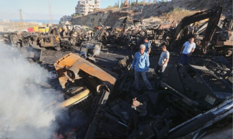 Israel strikes south Lebanon, killing 1, wounding 7 Israel strikes south Lebanon, killing 1, wounding 7
