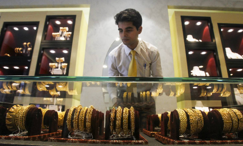 Chennai gold sovereign price touches record Rs 87,600 again on Oct 4, 2025