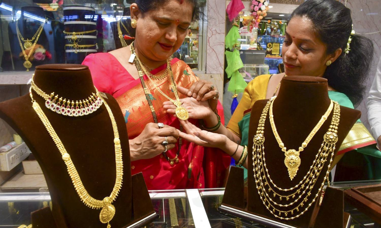 On Diwali, Chennai gold price at Rs 95,360/sovereign and Rs 11,920 per gram On Diwali, Chennai gold price at Rs 95,360/sovereign and Rs 11,920 per gram