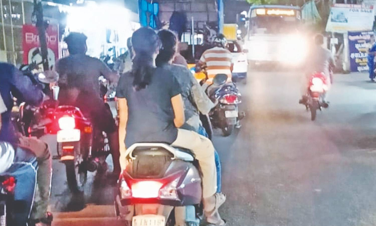 Chennai Citizen Connect: Public suffers as encroachments squeeze Rajendra Prasad Road in Chromepet Chennai Citizen Connect: Public suffers as encroachments squeeze Rajendra Prasad Road in Chromepet