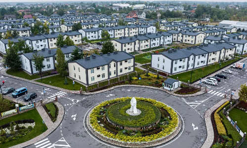 US developer builds homes for displaced Ukrainians, offering hope despite war, crisis US developer builds homes for displaced Ukrainians, offering hope despite war, crisis