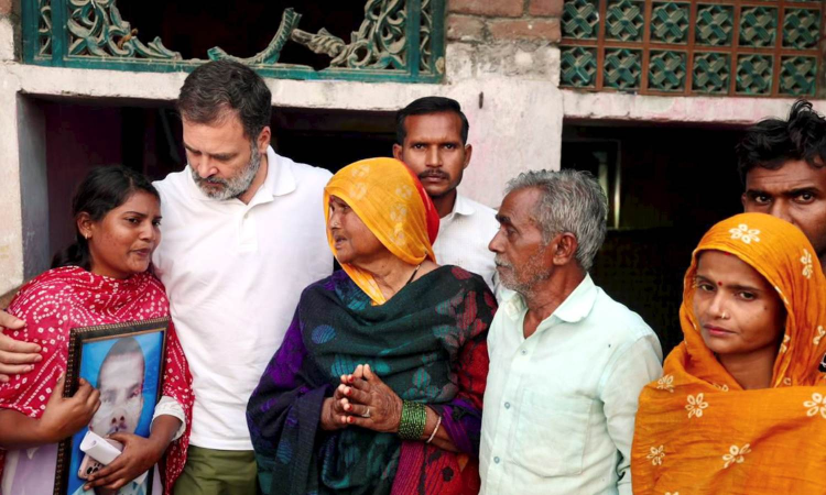Raebareli lynching case: Rahul Gandhi meets victims family, says Dalit oppression is at peak under BJP govt Raebareli lynching case: Rahul Gandhi meets victims family, says Dalit oppression is at peak under BJP govt
