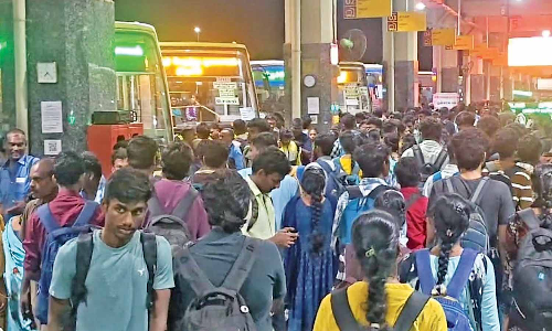 Kilambakkam terminus chokes with lakhs heading home for Deepavali