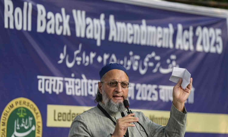 Owaisis AIMIM announces list of 25 candidates for Bihar polls Owaisis AIMIM announces list of 25 candidates for Bihar polls