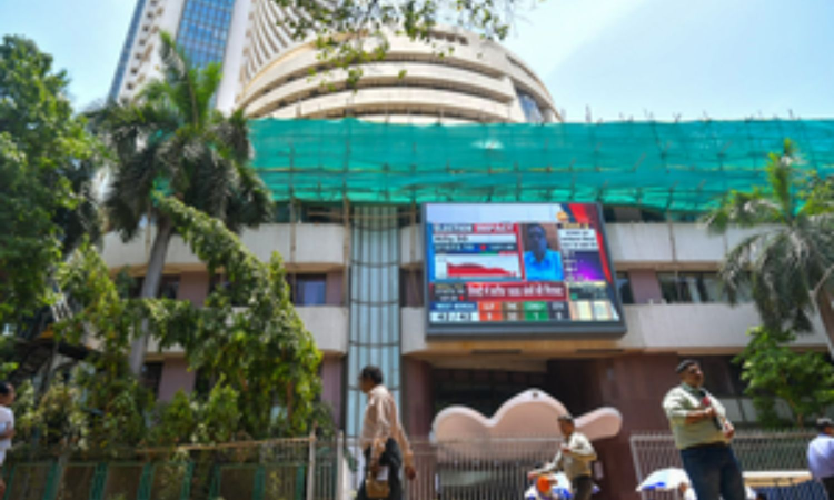Sensex surges 700 points, Nifty reclaims 26,000 as IT stocks lead market rally Sensex surges 700 points, Nifty reclaims 26,000 as IT stocks lead market rally