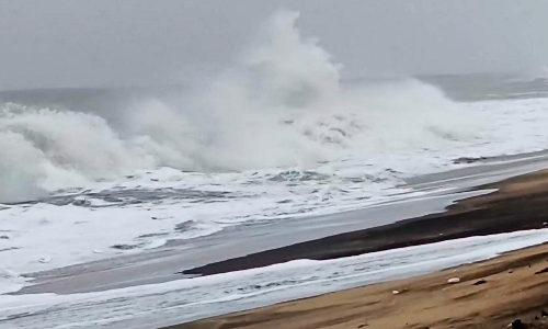 Parts of Tiruvallur district inundated as Nathamedu lake overflows Parts of Tiruvallur district inundated as Nathamedu lake overflows
